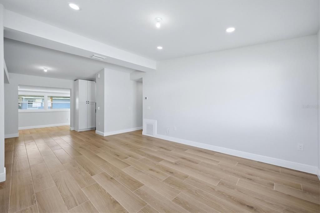В аренду: $2,595 (3 спален, 2 ванн, 1260 Квадратных фут)