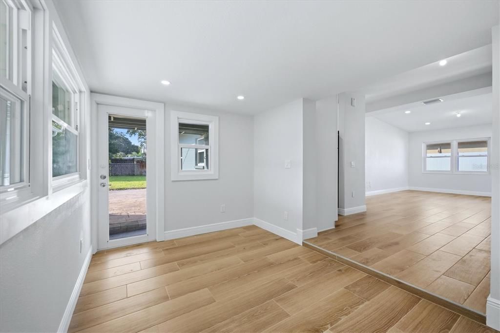 В аренду: $2,595 (3 спален, 2 ванн, 1260 Квадратных фут)