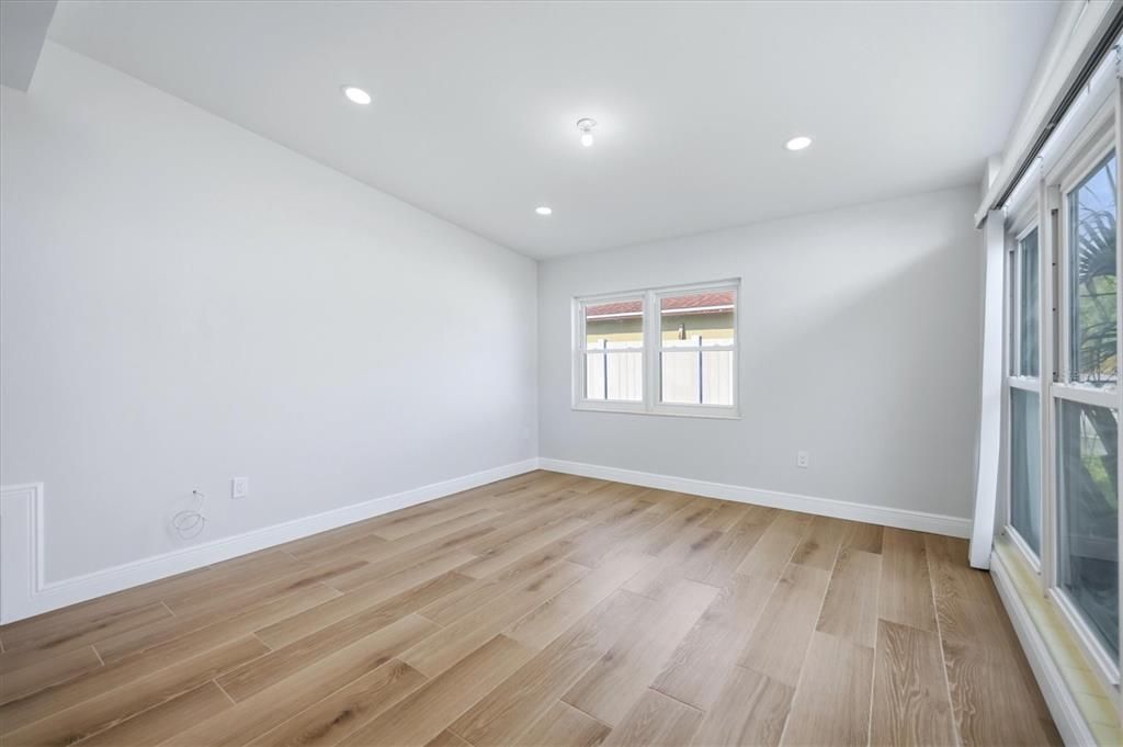 В аренду: $2,595 (3 спален, 2 ванн, 1260 Квадратных фут)