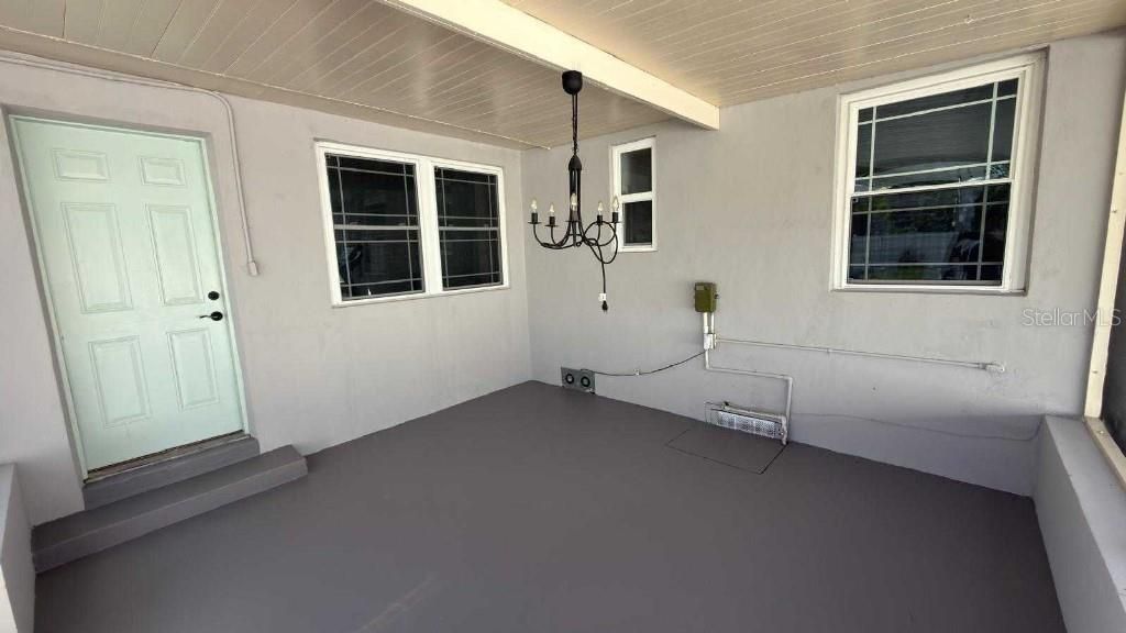 For Sale: $450,000 (2 beds, 1 baths, 1108 Square Feet)