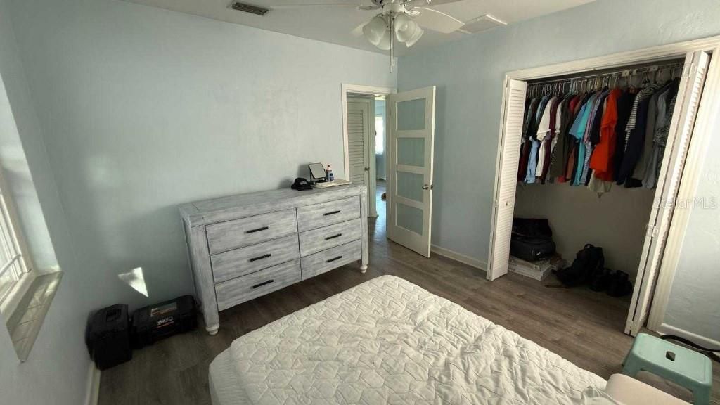 For Sale: $450,000 (2 beds, 1 baths, 1108 Square Feet)