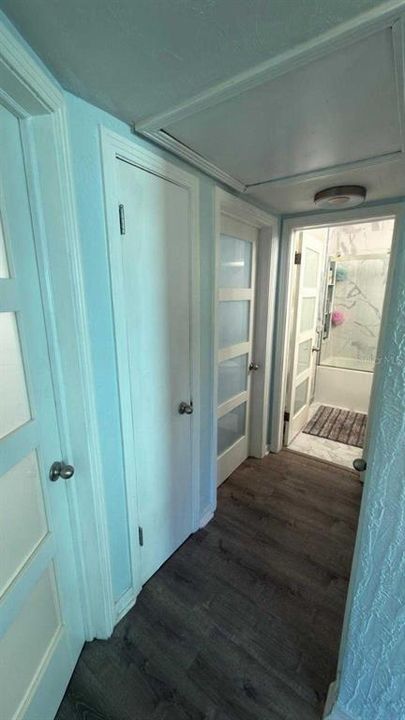 For Sale: $450,000 (2 beds, 1 baths, 1108 Square Feet)
