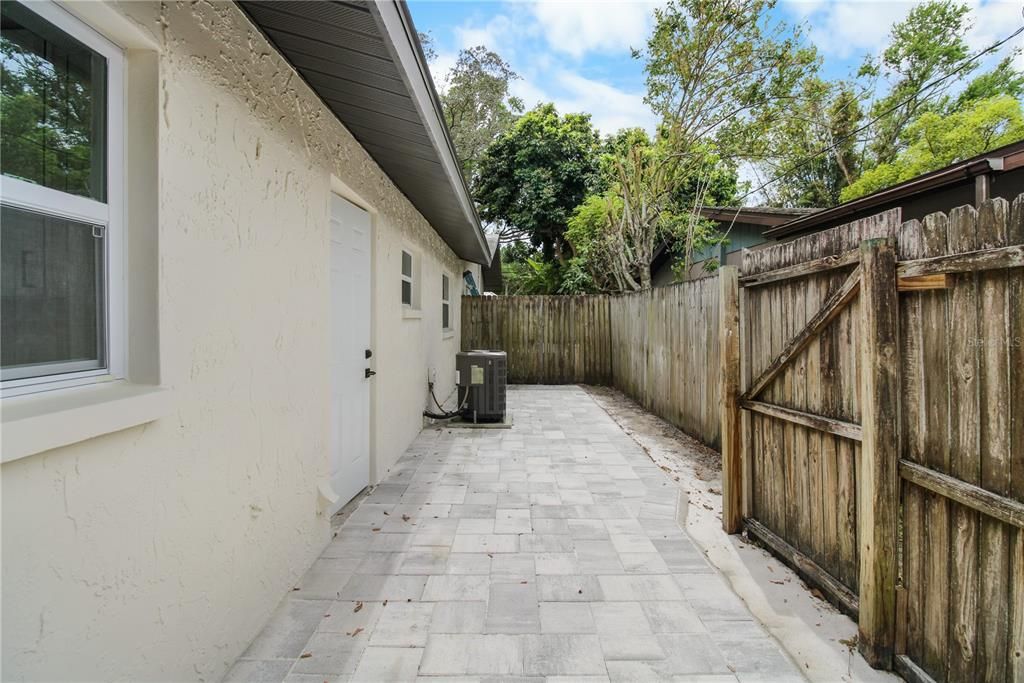 En Venta: $449,000 (5 camas, 2 baños, 1820 Pies cuadrados)