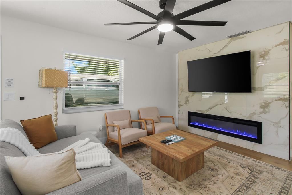 For Sale: $449,000 (5 beds, 2 baths, 1820 Square Feet)
