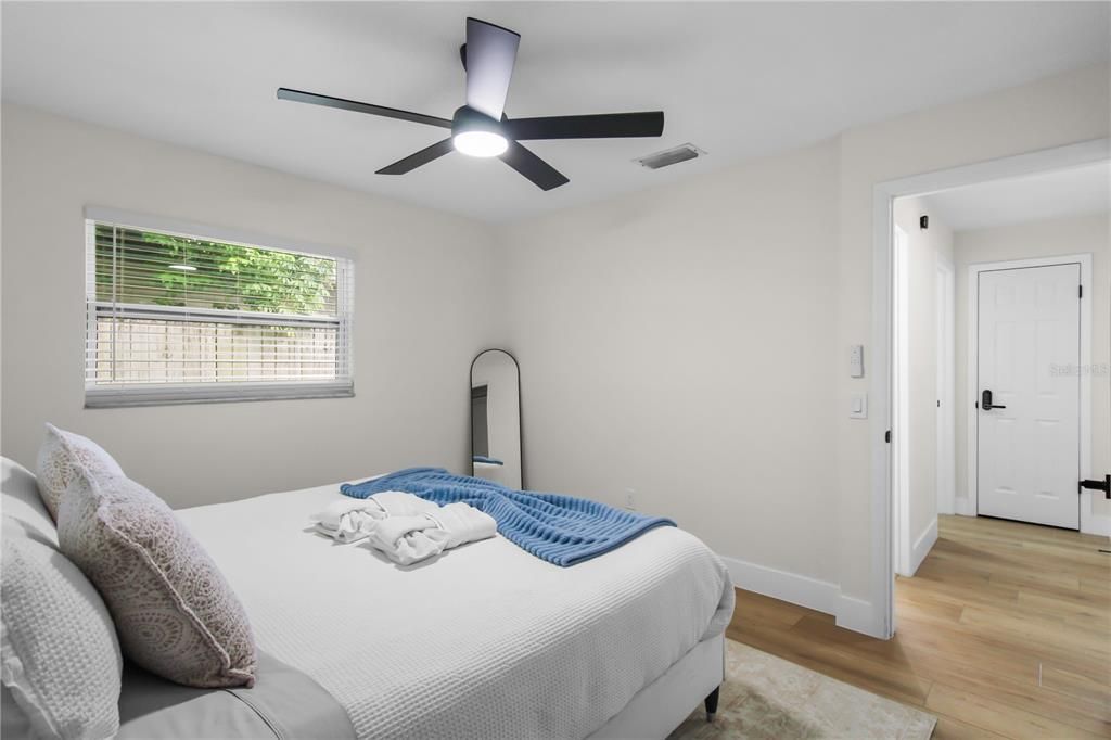 For Sale: $449,000 (5 beds, 2 baths, 1820 Square Feet)
