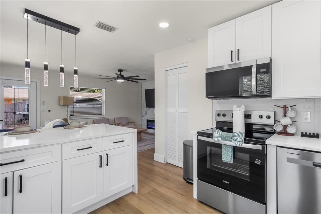 For Sale: $449,000 (5 beds, 2 baths, 1820 Square Feet)
