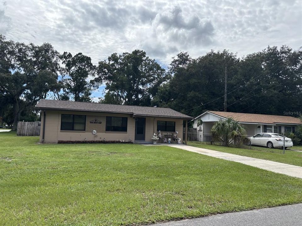 For Sale: $199,900 (3 beds, 1 baths, 912 Square Feet)