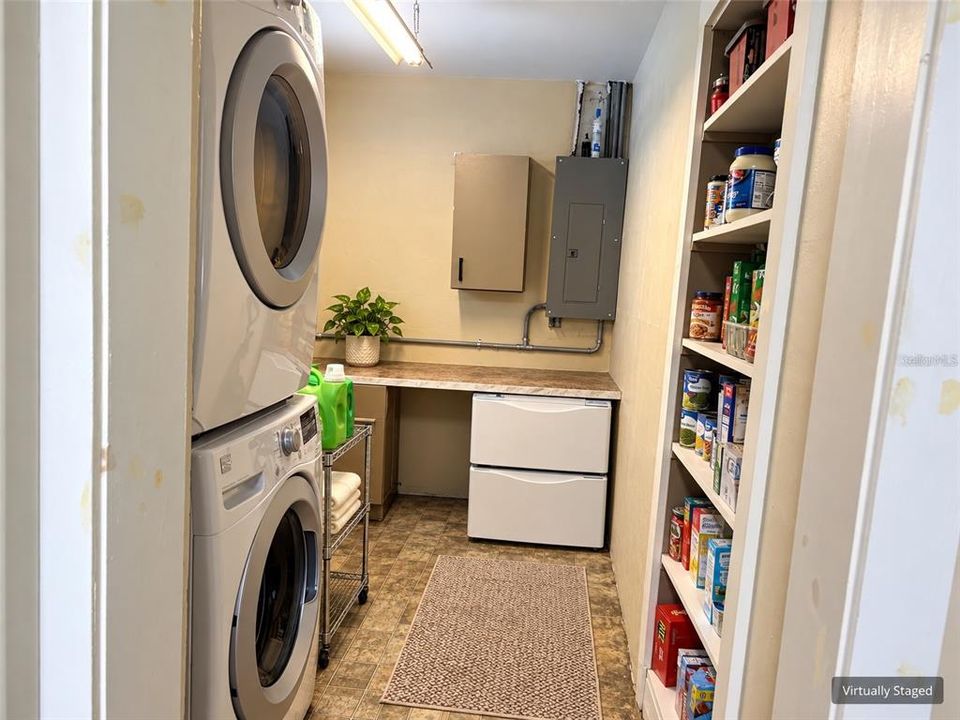 For Sale: $199,900 (3 beds, 1 baths, 912 Square Feet)