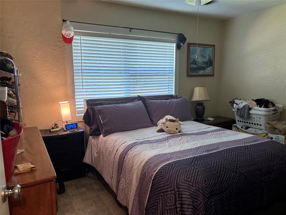 For Sale: $199,900 (3 beds, 1 baths, 912 Square Feet)