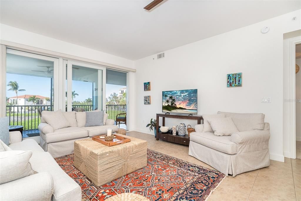 For Sale: $550,000 (2 beds, 2 baths, 1682 Square Feet)