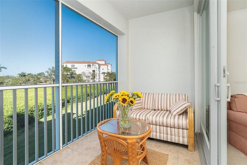 For Sale: $550,000 (2 beds, 2 baths, 1682 Square Feet)