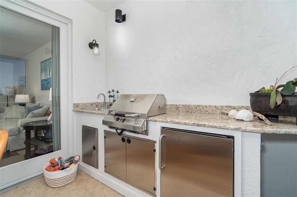 For Sale: $550,000 (2 beds, 2 baths, 1682 Square Feet)