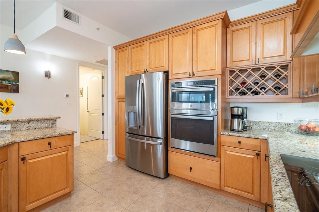 For Sale: $550,000 (2 beds, 2 baths, 1682 Square Feet)