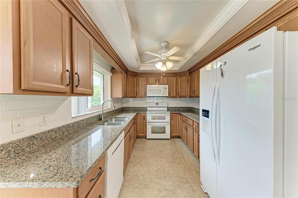 На продажу: $429,000 (3 спален, 2 ванн, 1740 Квадратных фут)