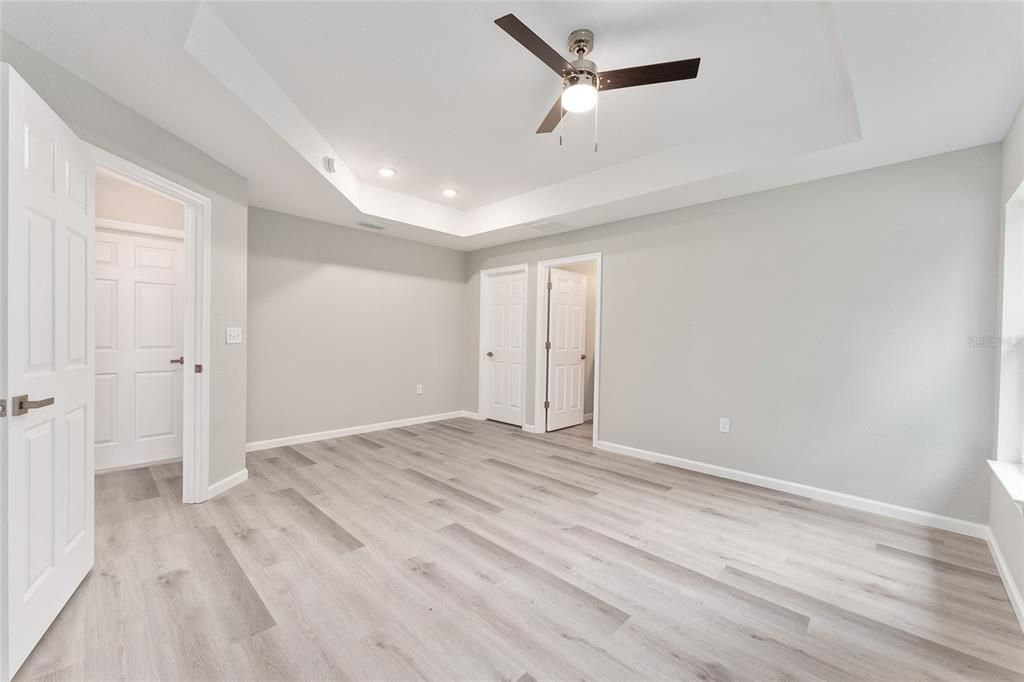 На продажу: $238,995 (3 спален, 2 ванн, 1355 Квадратных фут)