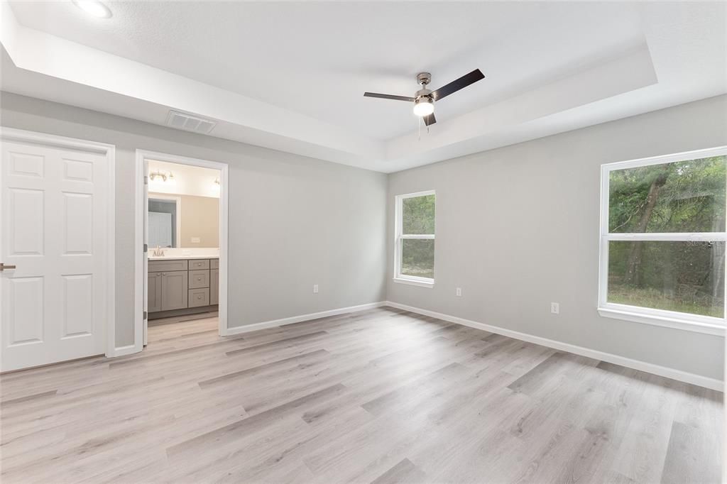 На продажу: $238,995 (3 спален, 2 ванн, 1355 Квадратных фут)