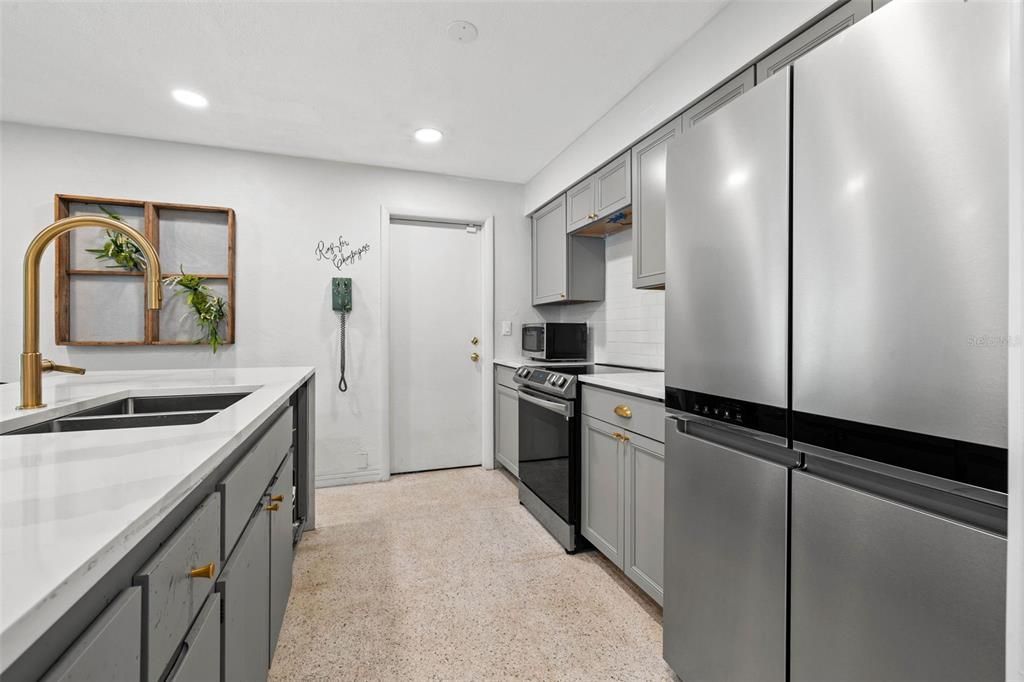 В аренду: $3,200 (3 спален, 2 ванн, 1379 Квадратных фут)