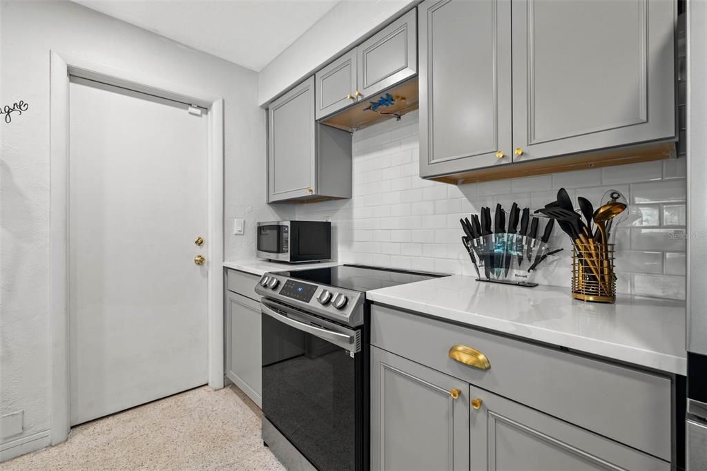 В аренду: $3,200 (3 спален, 2 ванн, 1379 Квадратных фут)
