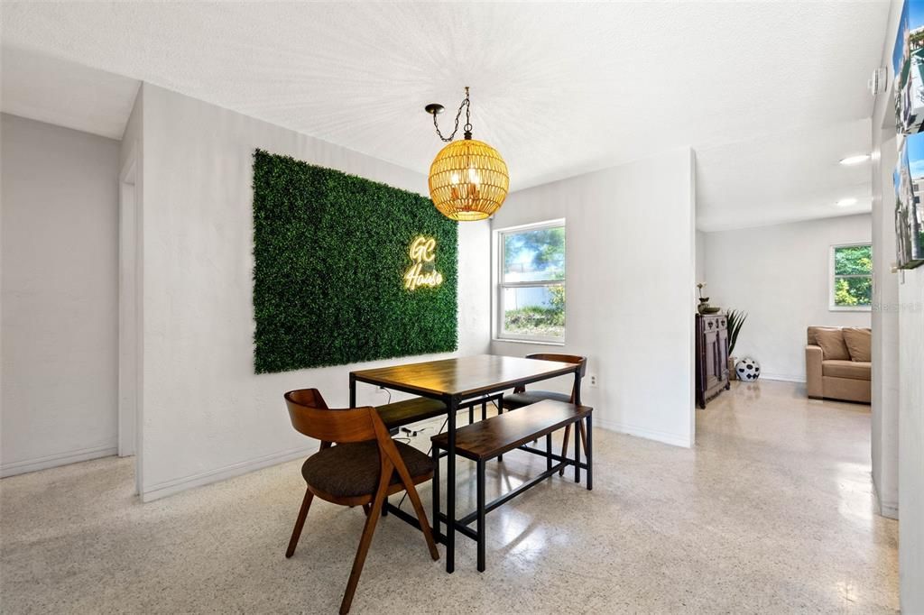 В аренду: $3,200 (3 спален, 2 ванн, 1379 Квадратных фут)