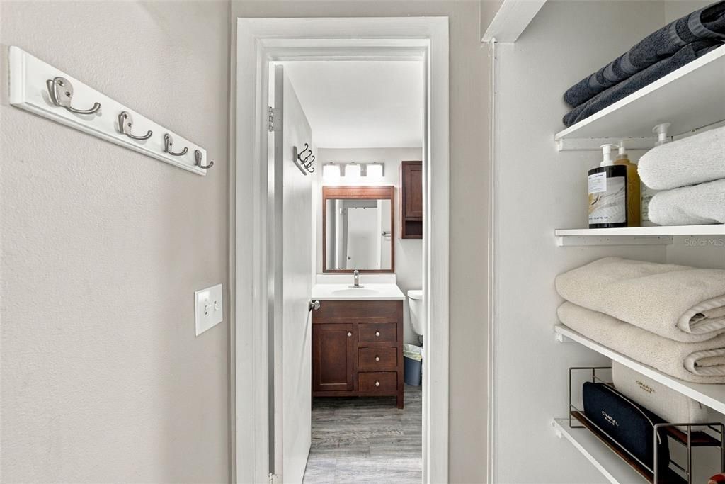 На продажу: $359,900 (3 спален, 2 ванн, 1139 Квадратных фут)