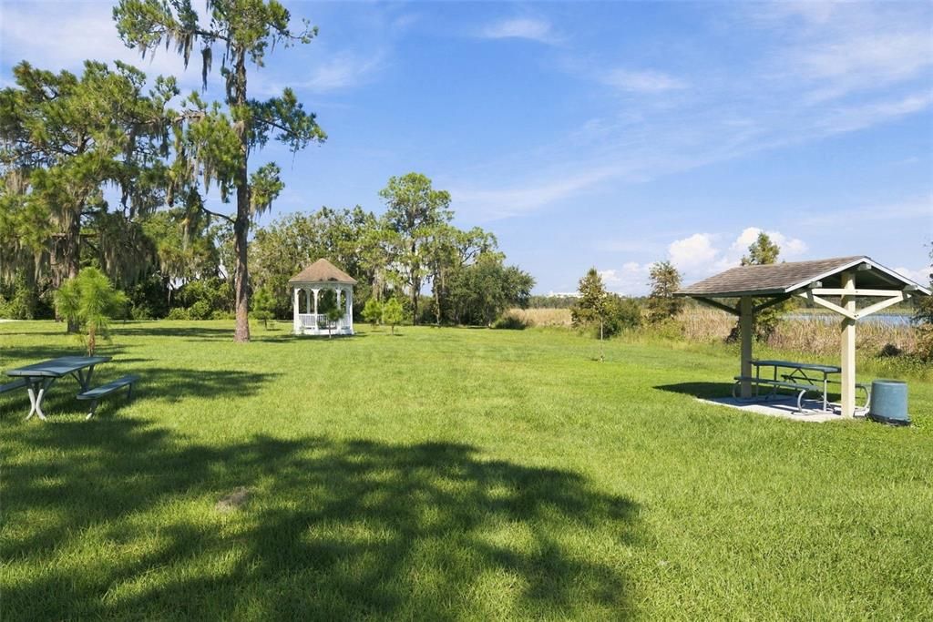 На продажу: $359,900 (3 спален, 2 ванн, 1139 Квадратных фут)