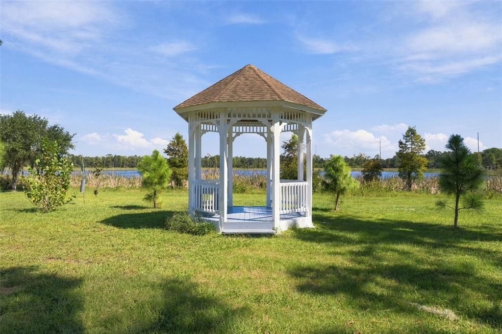 На продажу: $359,900 (3 спален, 2 ванн, 1139 Квадратных фут)