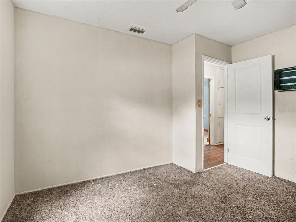 For Sale: $239,000 (5 beds, 2 baths, 1748 Square Feet)