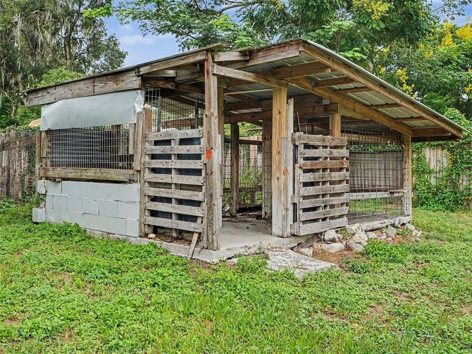For Sale: $239,000 (5 beds, 2 baths, 1748 Square Feet)