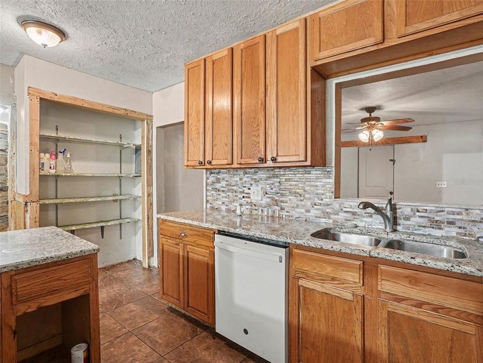For Sale: $239,000 (5 beds, 2 baths, 1748 Square Feet)