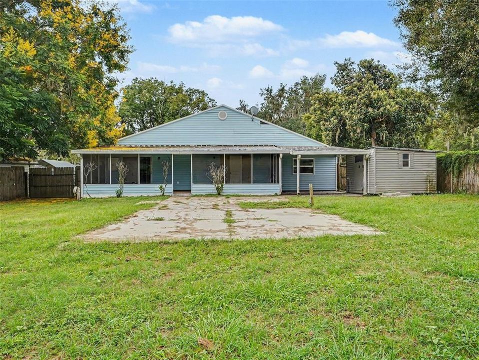 For Sale: $239,000 (5 beds, 2 baths, 1748 Square Feet)