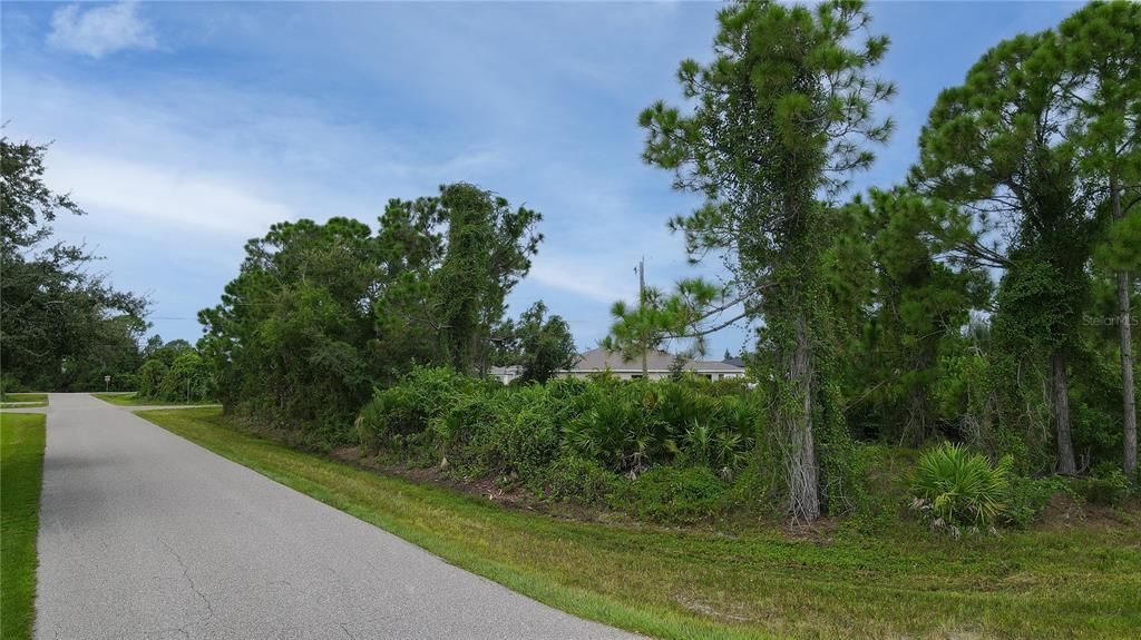 待售: $23,000 (0.23 acres)