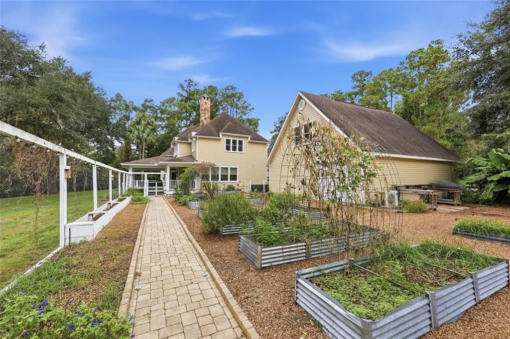 For Sale: $1,450,000 (4 beds, 4 baths, 5312 Square Feet)