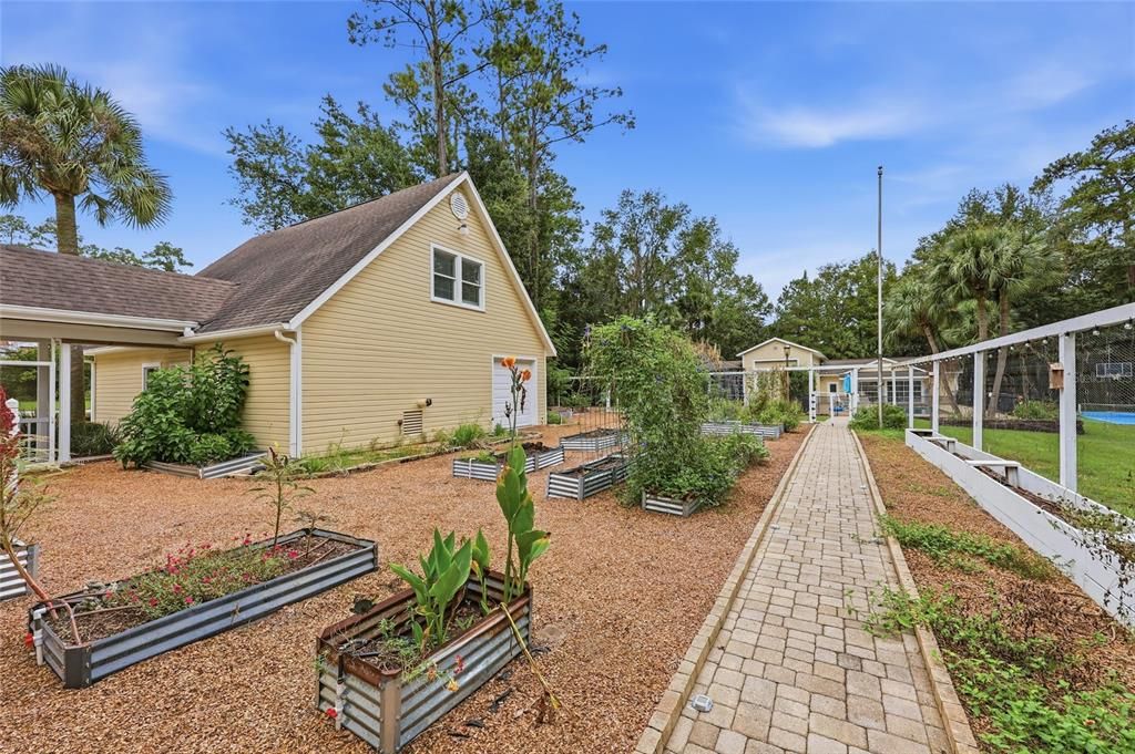For Sale: $1,450,000 (4 beds, 4 baths, 5312 Square Feet)