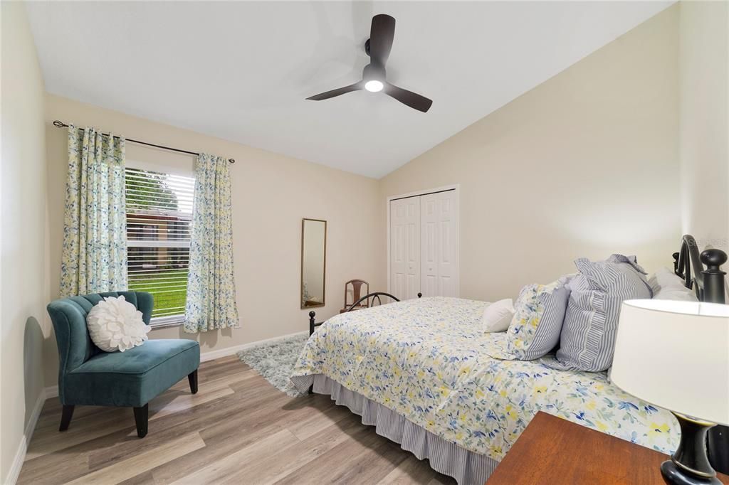 Activo con contrato: $699,990 (4 camas, 3 baños, 2700 Pies cuadrados)