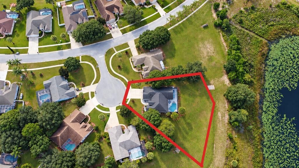 Activo con contrato: $699,990 (4 camas, 3 baños, 2700 Pies cuadrados)
