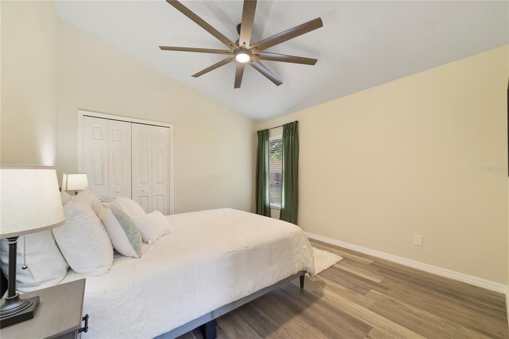 Activo con contrato: $699,990 (4 camas, 3 baños, 2700 Pies cuadrados)