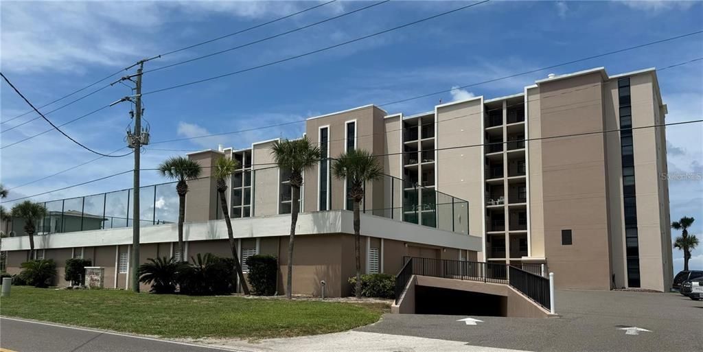 For Sale: $550,000 (2 beds, 2 baths, 1214 Square Feet)