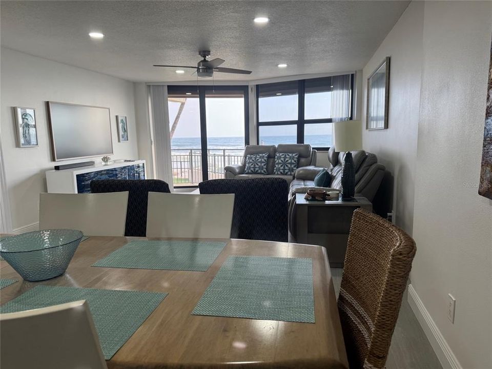For Sale: $550,000 (2 beds, 2 baths, 1214 Square Feet)