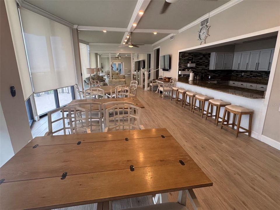 For Sale: $550,000 (2 beds, 2 baths, 1214 Square Feet)
