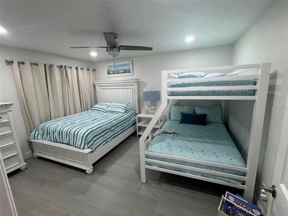 For Sale: $550,000 (2 beds, 2 baths, 1214 Square Feet)
