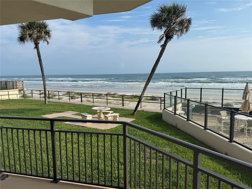 For Sale: $550,000 (2 beds, 2 baths, 1214 Square Feet)