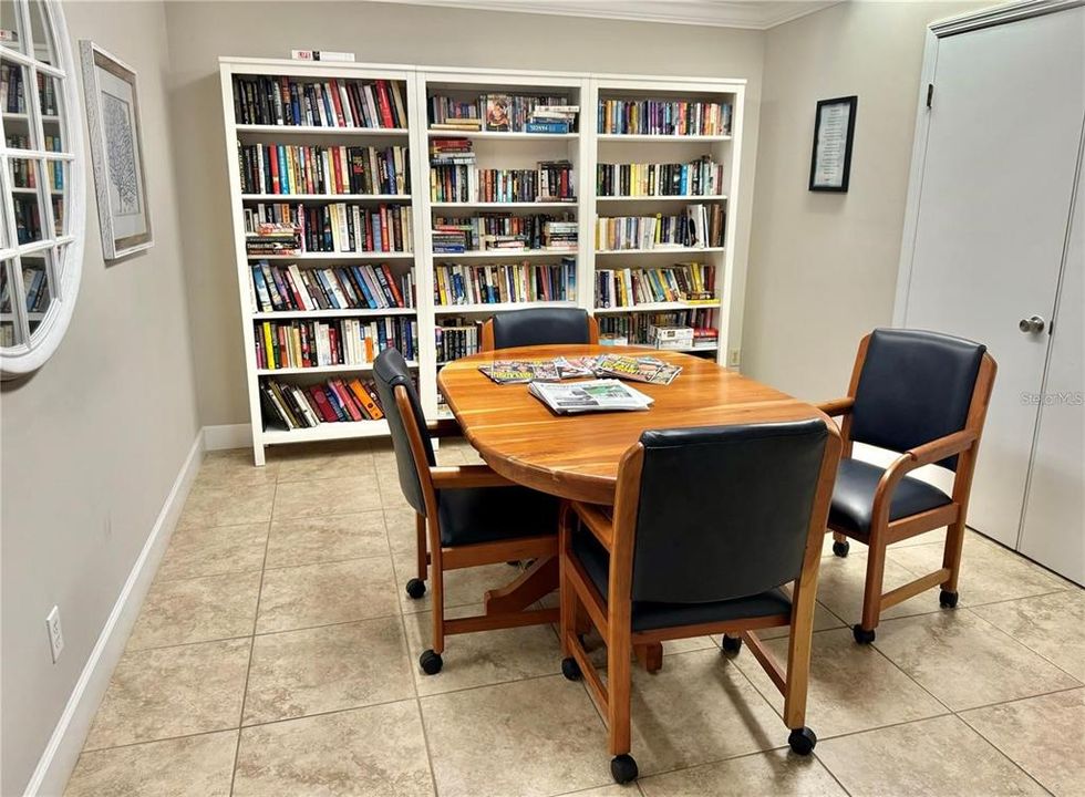 For Sale: $550,000 (2 beds, 2 baths, 1214 Square Feet)
