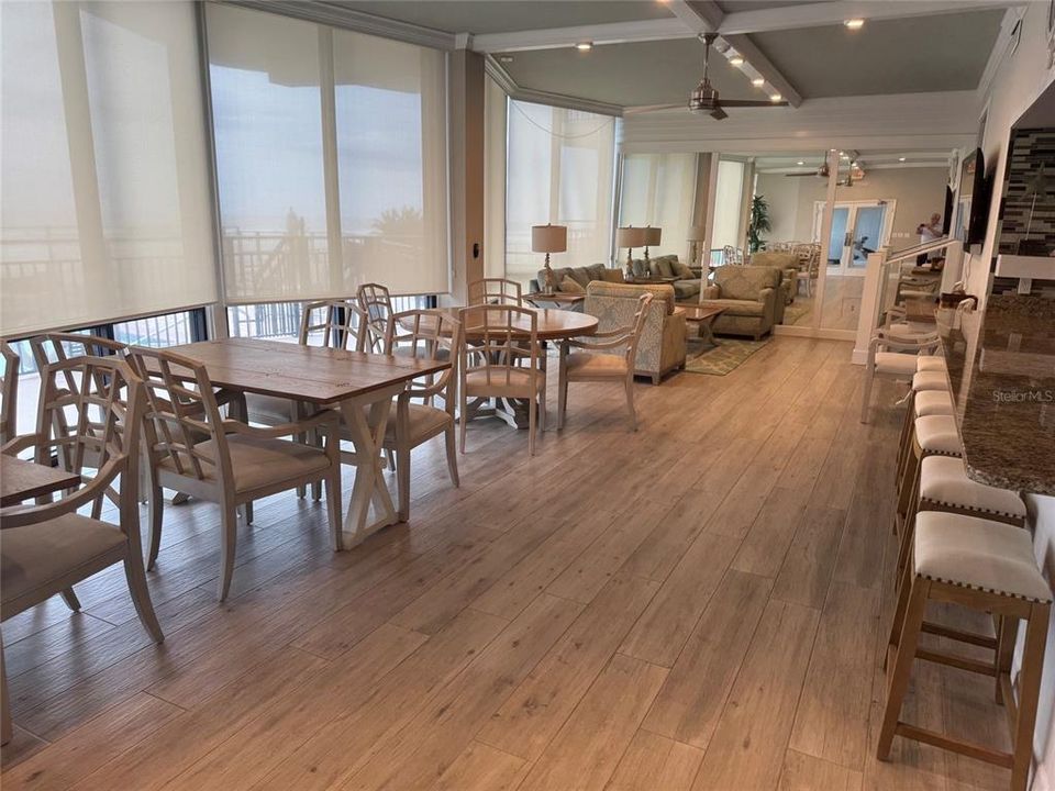 For Sale: $550,000 (2 beds, 2 baths, 1214 Square Feet)