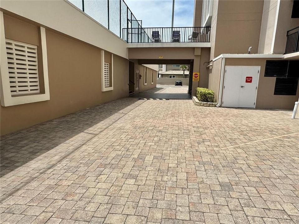 For Sale: $550,000 (2 beds, 2 baths, 1214 Square Feet)