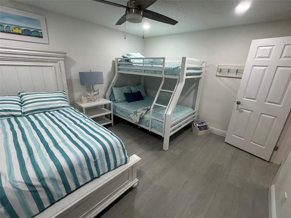 For Sale: $550,000 (2 beds, 2 baths, 1214 Square Feet)