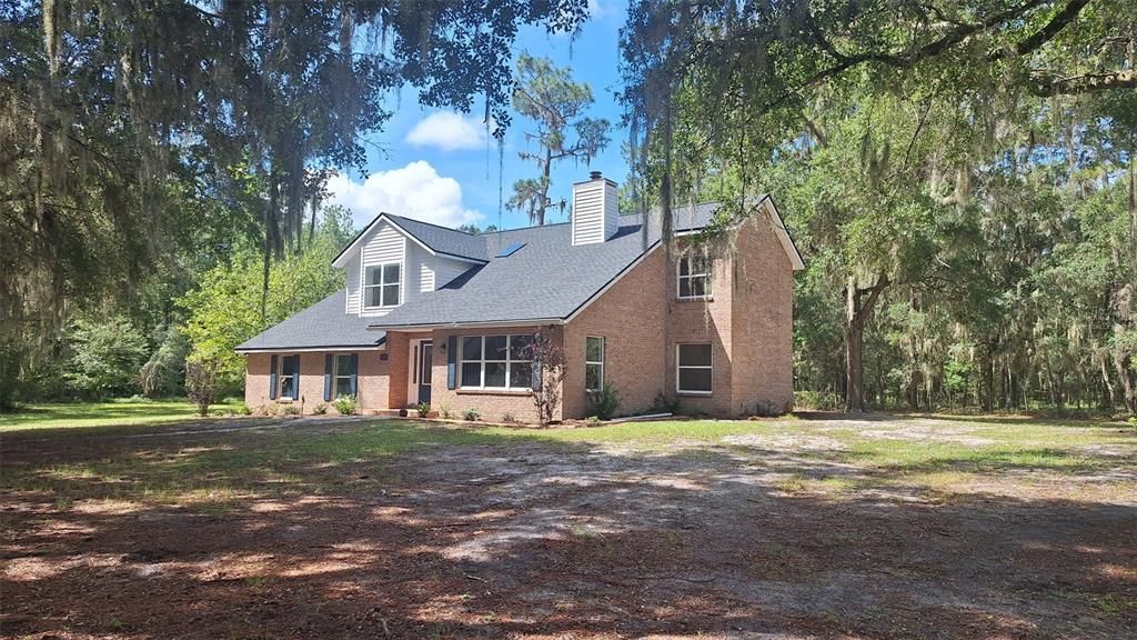 Activo con contrato: $395,000 (3 camas, 2 baños, 1424 Pies cuadrados)