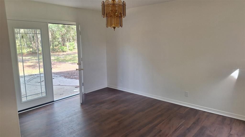 Activo con contrato: $395,000 (3 camas, 2 baños, 1424 Pies cuadrados)
