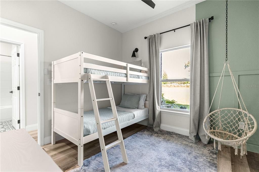 For Sale: $319,000 (4 beds, 2 baths, 1563 Square Feet)