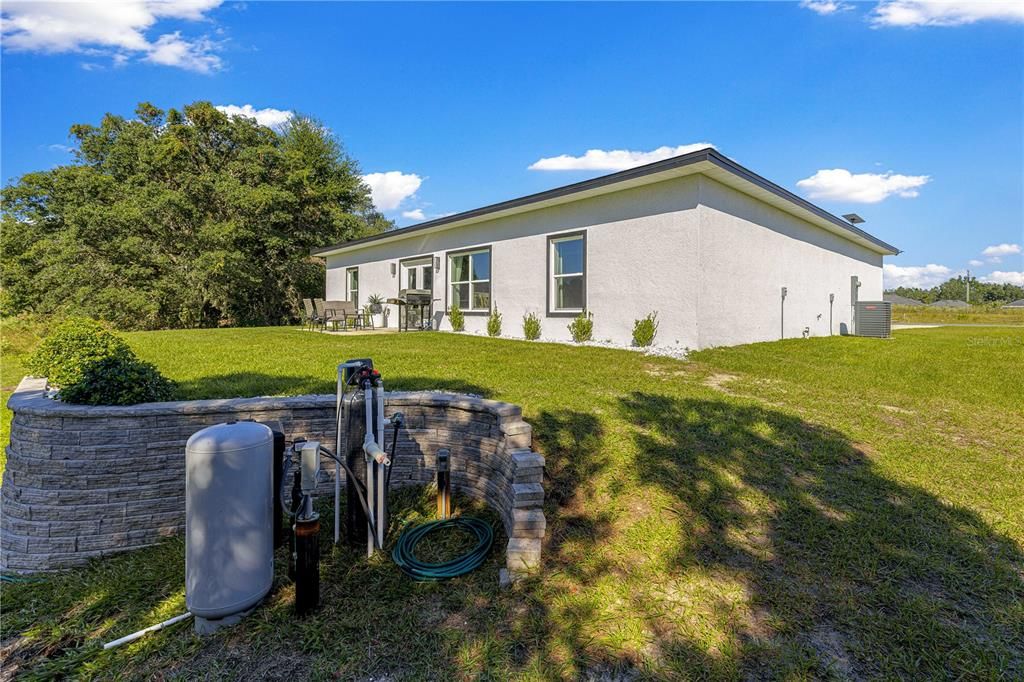 For Sale: $319,000 (4 beds, 2 baths, 1563 Square Feet)