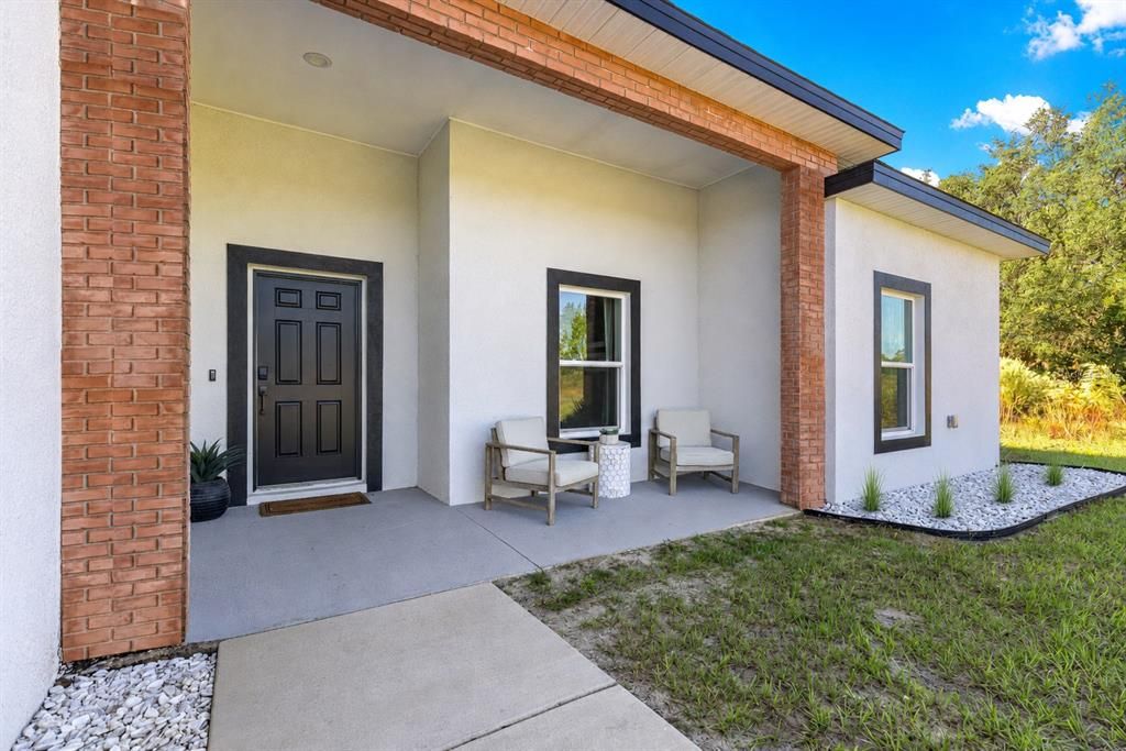 For Sale: $319,000 (4 beds, 2 baths, 1563 Square Feet)